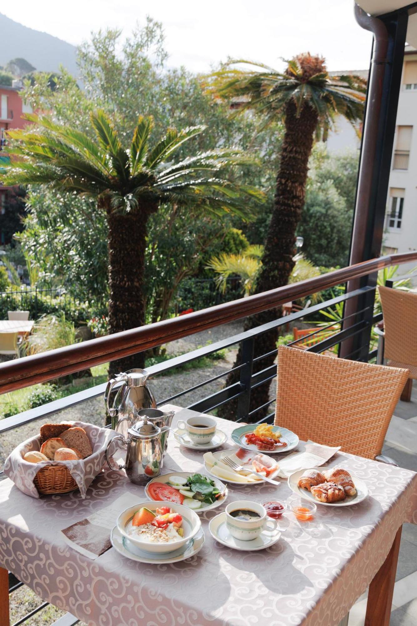 Adriana Hotel 3*