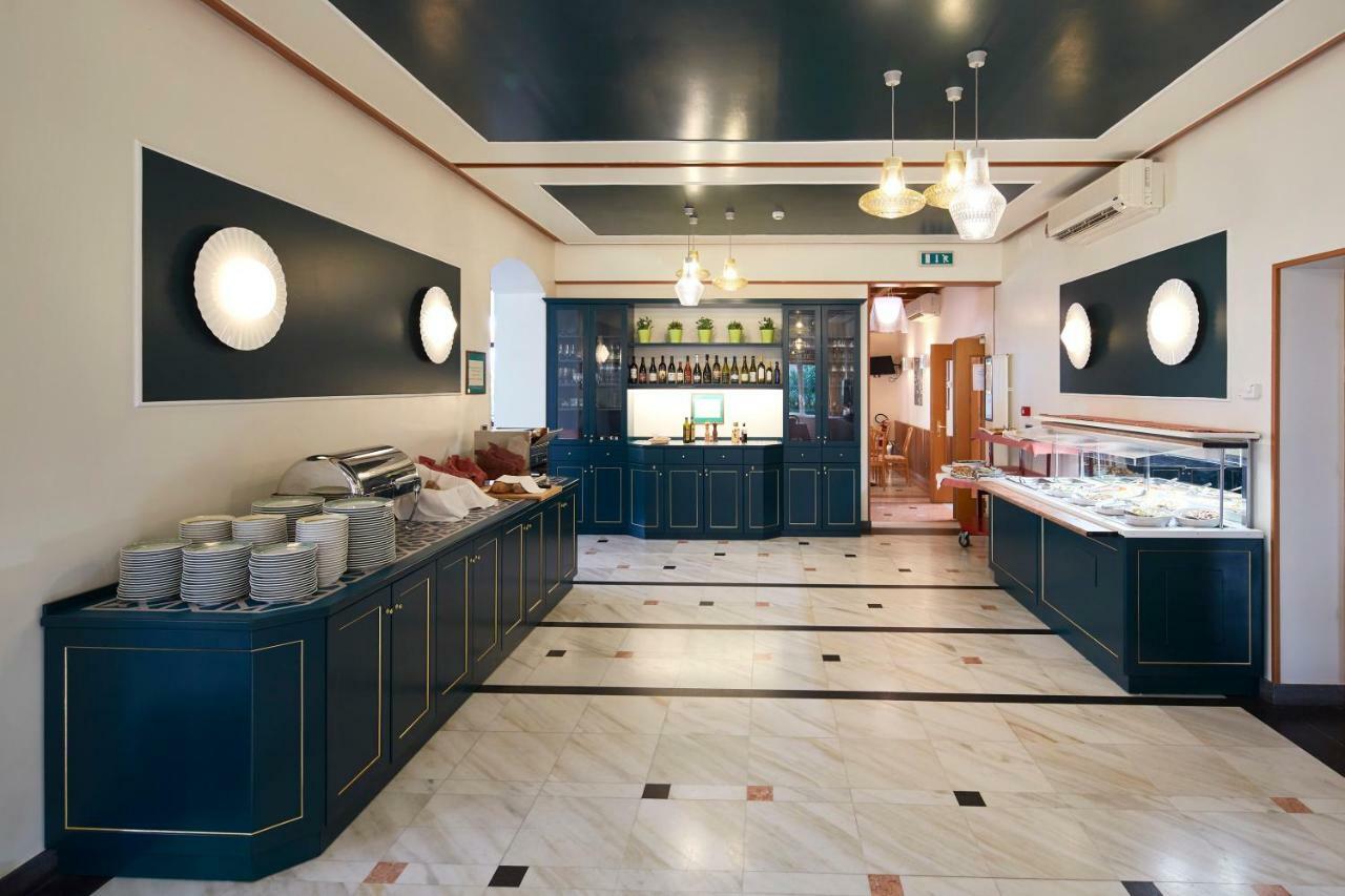Adriana Hotel